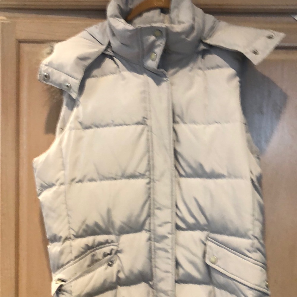 New Talbots puffer vest with hood. Womens size L